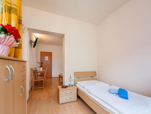 Hotel Waitz -Self Check In Unterwaltersdorf Екстер'єр фото